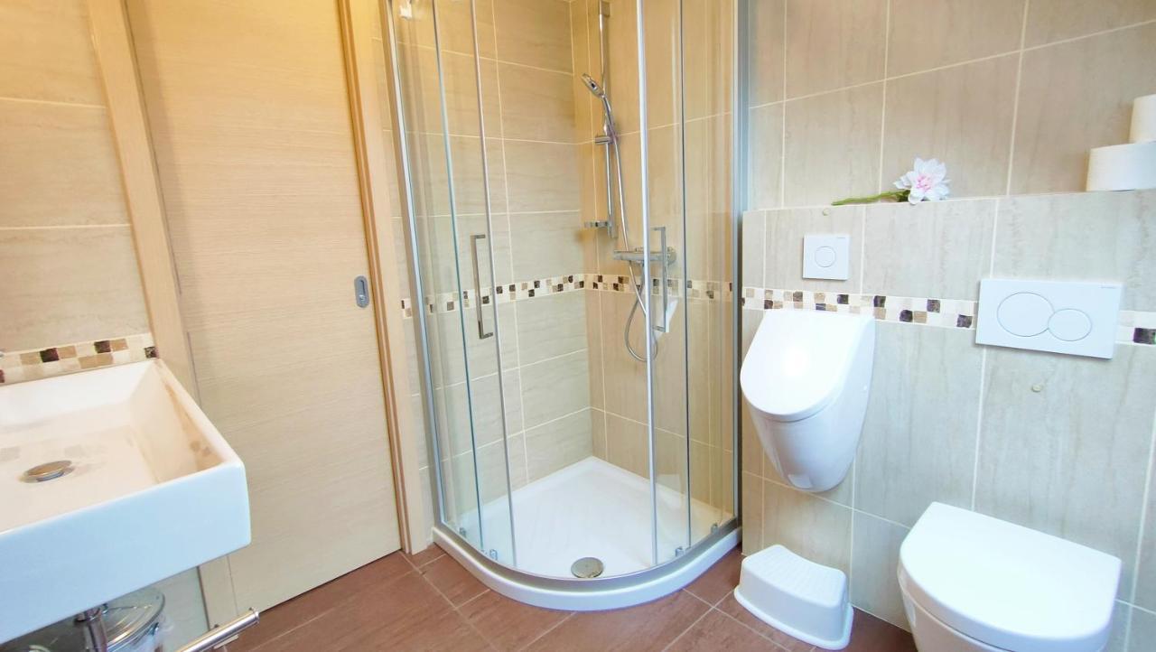 Apartmaji Dora Mojstrana Bagian luar foto